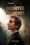 Mathias Pradenas dans La montée des marches - La Nouvelle Seine