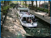 Croisière sur la Seine et le canal Saint Martin | Du Musée d'Orsay au Parc de la Villette Paris Canal - Port Solfrino Affiche