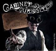 Le cabinet de curiosités Nexus Affiche