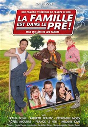 La famille est dans le pré ! Thtre Cyrano de Bergerac Affiche