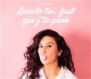 Flora Amara dans Assieds-toi, faut que j'te parle Garage Comedy Club Affiche