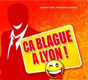 Ça blague à Lyon Le Rideau Rouge Affiche