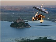 Survol du Mont Saint Michel et de sa baie en Gyrocoptère Normandie ULM Mont Saint Michel Affiche