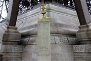 Visite guidée: Les amants de la Tour Eiffel Mtro Ecole militaire Affiche