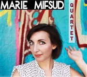 Marie Mifsud Les Pieds dans l'Eau Affiche