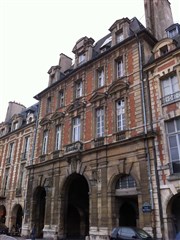 Visite guidée : Le Marais aristocratique et médiéval | par Mathou Loetitia Place Saint Gervais Affiche