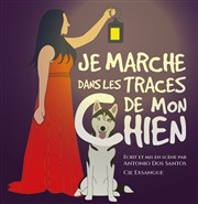 Je marche dans les traces de mon chien La Tache d'Encre Affiche