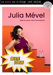 Julia Mével dans Reste focus La Girafe qui se Peigne Affiche