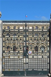 Visite guidée : Saint-Germain-des-Prés insolite | par La Cachette de Paris Place Saint-Germain-des-Prs Affiche