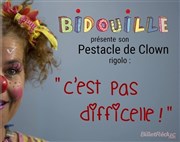 Magali Gibelin dans C'est pas difficile Thtre le Tribunal Affiche