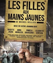 Les filles aux mains jaunes Espace Paul Valry Affiche