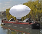 À bord de l'Hydroplane, bateau-ballon de Marthe l'aventurière Cite des Bateliers Affiche