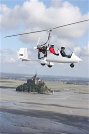 Survol du Mont Saint Michel et de sa baie en Gyrocoptère Normandie ULM Mont Saint Michel Affiche