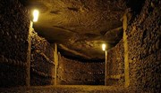 Visite guidée : Les Catacombes de Paris, visite pour les jeunes | par Loetitia Mathou Les Catacombes de Paris Affiche