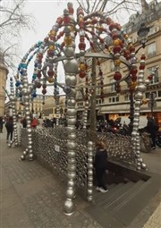 Jeu de piste en autonomie : Un vol à la Comédie Française | par Giles Henry Metro Palais Royal Affiche