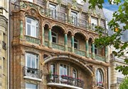 Visite guidée : Un Art Nouveau explosif dans le 7ème arrondissement | par Les Découvreurs Rue de Champagny Affiche